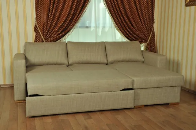 Alyvuogių spalvos sofa